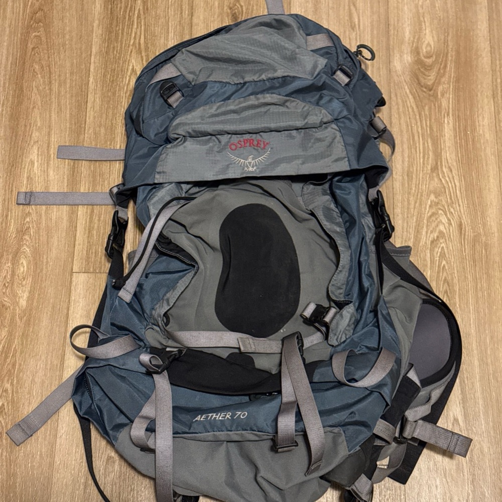 Osprey Aether 70 Backpack 70L Size Medium Hiking Backpacking Blue and Gray
